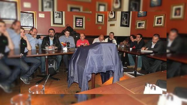 <b>eMAG și-a pus spre test linia sa de tablete de la iPad 2 la Motorola Xoom și BlackBerry PlayBook</b>Aseară, eMAG și-a pus spre test în Hard Rock Cafe de la ora 19.00 pentru cei mai buni bloggeri de tech din România gama sa de tablete începând de la primul iPad, iPad 2, Dell Streak, Asus Eee Pad Transformer - se pot face doar precomenzi pentru...