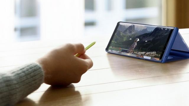 <b>Samsung Galaxy Note 10 5G are existența confirmată de către Verizon</b>Deși în ultima vreme s-a tot vorbit pe seama lui Samsung Galaxy Note 10 5G, nu era 100% sigur că vom primi o asemenea variantă pentru viitorul phablet. Astăzi vine totuși mult-așteptata confirmare și asta chiar din 