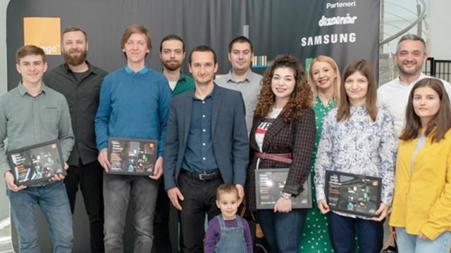 <b>Orange anunţă câştigătorii Smart Design Challenge (ediţia a doua): design de produs + tehnologie de vârf</b>Vă informam în toamna anului trecut ca Orange România a pornit Smart Design Challenge, o competiţie care combina designul de produs cu tehnologia. A ajuns la ediţia a doua şi acum descoperim care sunt câştigătorii săi