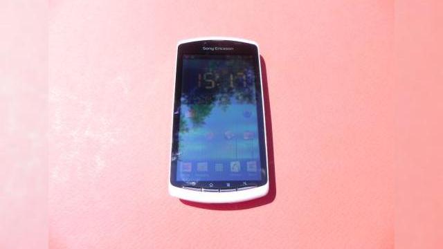 <b>Xperia Play versus Samsung Galaxy S II, HTC Desire S și Nexus One - bătălia display-urilor</b>Având în teste atât telefonul pentru gameri Xperia Play, cât și nou-venitul Galaxy S II (furnizate de către evoMAG.ro), am decis să confruntăm display-urile acestor modele, punând la bătaie și două reprezentante HTC: Desire S și Nexus One. De...