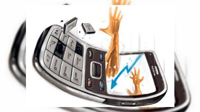 <b>Nokia În picaj: estimări scăzute pentru al doilea trimestru 2011, scădere masivă de acțiuni</b>în vreme ce Reuters ne informează că acțiunile Nokia au scăzut la un minim neatins în ultimii 13 ani, aflăm că finlandezii și-au scăzut așteptările la capitolul profit pe trimestrul 2 al acestui an. în plus, au fost revizuite și predicțiile...