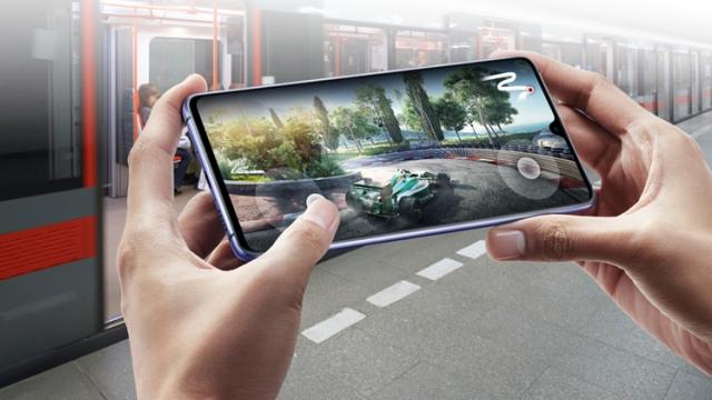 <b>Primele smartphone-uri 5G debutează în Elveția prin intermediul operatorului Sunrise; Rețeaua sa 5G acoperă deja 150 orașe</b>În vreme ce noi mai avem aproximativ un an de așteptare până la implementarea comercială a 5G-ului în România, iată că în Elveția acest nou standard de conectivitate este deja prezent în mai bine de 150 orașe