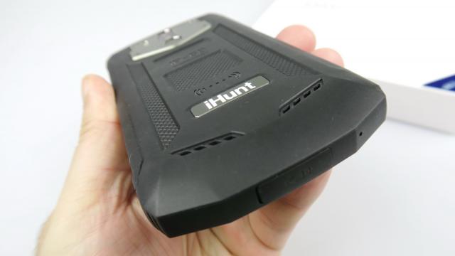 <b>iHunt S60 Discovery: Acustică acceptabilă, cu recomandarea să nu dați volumul la maximum</b>Telefoanele iHunt nu au prins vreo reputaţie de music phones, ci mai degrabă de battery phones în ultima vreme. Având difuzorul în spate, deja iHunt S60 Discovery făcea notă discordantă cu restul lineup-ului companiei. Partea bună e că acel difuzor nu...
