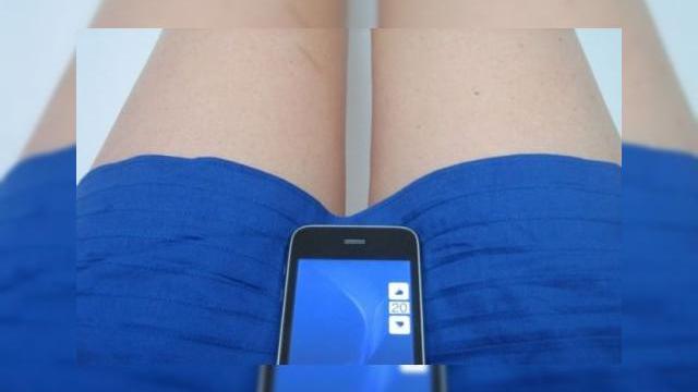 <b>O adolescentă din China Își vinde virginitatea pentru un iPhone 4... Fanatism dus la extrem?</b>Pasiunea pentru produsele Apple a depășit nivelul de religie și devine deja fanatism pentru unii, astfel că după ce un tânăr din China și-a vândut un rinichi pentru un iPad 2, acum o adolescentă din aceeași tară vinde ceva mai de preț:...