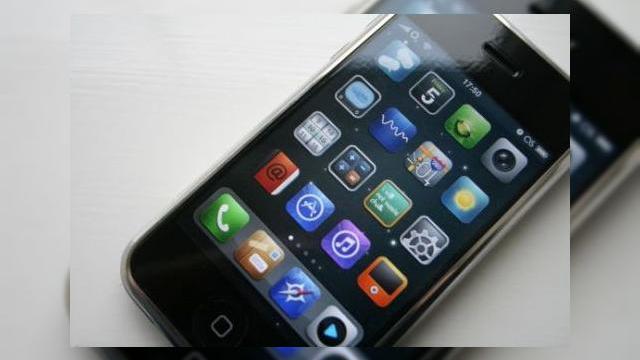 <b>Noi detalii despre camera lui iPhone 5 - blițul dual LED confirmat de unii producători de componente</b>Câteva zvonuri despre iPhone 5 au tendința de a se repeta în ultima vreme, fie că e vorba de ecranul edge to edge, de procesorul dual core A5 sau de cameră de 8 megapixeli cu senzor Omnivision. Ei bine, de această dată avem informații și despre...