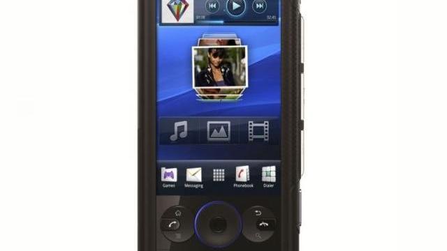 <b>Primul telefon Android 4.0 este Xperia Mix - un design Sony Ericsson dual core</b>Dacă încă așteptăm primul telefon dual core de la Sony Ericsson, ne mulțumim în aceste zile și cu un concept, precum este Sony Ericsson Xperia Mix, creat de către utilizatorul forumului Esato kewsvnet. Iată cum arată acest terminal: &nbsp;...