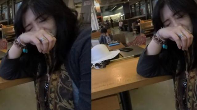 <b>Google prezintă un algoritm foto special pentru îmbunătățirea capturilor selfie wide; Fără deformări ale feței (Video)</b>Fotografia de tip selfie este la ora actuală cea mai populară dacă ne raportăm la zona smartphone și un studiu recent care confirmă această afirmație ne aduce la cunoștiință că zilnic 93 milioane de selfie-uri