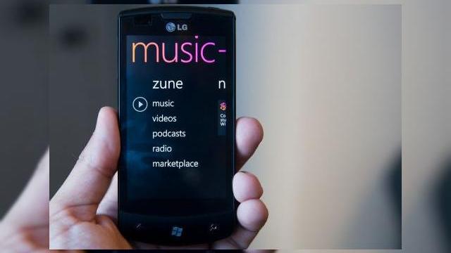 <b>25.000 de aplicații În Windows Phone 7 Marketplace</b>Ieri vă spuneam că iPad are acum peste 100.000 de aplicații optimizate pentru rezoluția sa și acum vedem că o altă țintă a fost atinsă de un alt magazin de aplicații. Microsoft a lansat Windows Phone 7 în luna octombrie și a investit mult în...