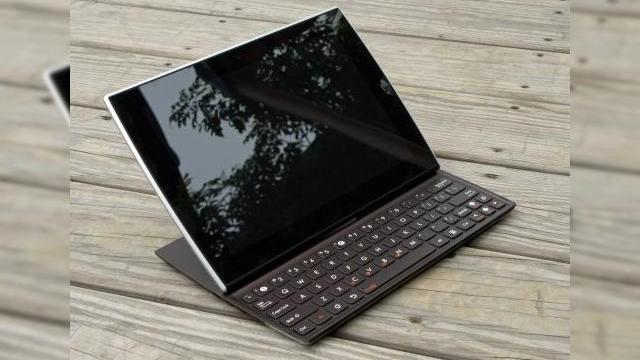 <b>Acer pregătește o tabletă cu tastatură qwerty inclusă</b>Ar fi o tabletă care să rivalizeze cu Asus Eee Pad Slider despre care vă vorbeam în articolul legat de 10 tablete pentru care merită să aștepti. Zvonurile referitoare la Acer indică o tabletă de 10 inch cu procesor ARM și bănuiesc că va rula...