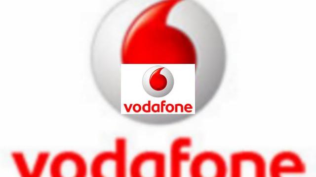 <b>Vodafone România oferă un număr dublu de minute sau trafic de Internet pentru abonați</b>Vodafone România anunță lansarea unei promoții ce implică dublarea minutelor incluse sau a traficului de Internet pentru 3 luni. Oferta se aplică atât clienților noi, cât și celor care își reiinoiesc abonamentele. &nbsp; în plus, aflați că...