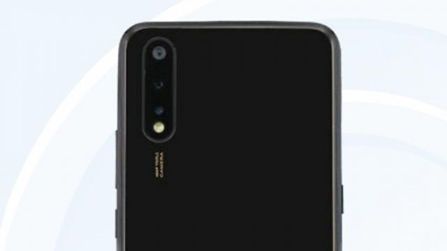 <b>Vivo V1921A ar putea fi un nou model din seria Y: Telefon cu 8 GB RAM și baterie de 4420 mAh</b>În aceste weekend în baza de date TENAA apar și noi certificări pentru smartphone-uri viitoare, printre acestea numărându-se și Vivo V1921A - telefon despre care discutăm în rândurile următoare