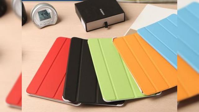 <b>Carcasa Apple Smart Cover copiată de un partener Samsung (Anymode)... să ne așteptăm la un nou proces?</b>Atunci când avocații Apple îți dau târcoale, ar fi indicat să te ții departe de produse copiate sau de companii care lansează imitații de produse. Este și cazul unei noi carcase pentru tableta Samsung Galaxy Tab 10.1 și anume Smart Case. Acesta...