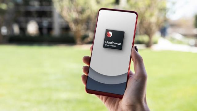 <b>Qualcomm Snapdragon 215 este un nou procesor care aduce dotări midrange pe telefoane de buget</b>Qualcomm ne-a obişnuit să lanseze procesoare puternice pentru flagship-uri şi mai nou procesoare midrange impresionante din seria 7xx. Nu uită totuşi nici de zona entry level, iar azi a debutat Snapdragon 215, menit să ducă 