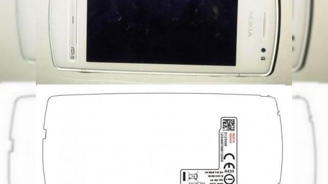 <b>Nokia N5 primește binecuvântarea FCC, numele de cod RM-701</b>A nu se confunda acest telefon cu Nokia 701! RM-701 este numele de cod al handsetului Nokia N5, care a trecut recent de testele FCC. Simultan aflăm că se află în teste și faimosul Nokia N9, primul telefon MeeGo din lume. &nbsp; Revenind la N5, acesta...