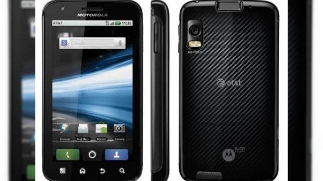 <b>Motorola Atrix a primit Android 2.3 Gingerbread</b>Unul dintre cele mai interesante telefoane dual-core a primit Android 2.3 Gingerbread. A fost lansat cu Android 2.2 FroYo și uite că Motorola s-a ținut de cuvânt și a făcut această portare. Android 2.3.4 poate fi downloadat de pe site-ul companiei...