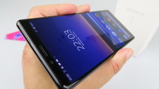 <b>Telefon cu ecran 5K!? Sony Xperia 1R are o scăpare de profil UA care indică uriașa rezoluție</b>După ce Sony a monopolizat total segmentul de telefoane cu ecran 4K, acum e momentul să facă pasul următor. Nu va speriați, nu ajungem la ecrane 8K pe telefoane încă, dar trecem la 5K aparent. Și asta prin așa numitul