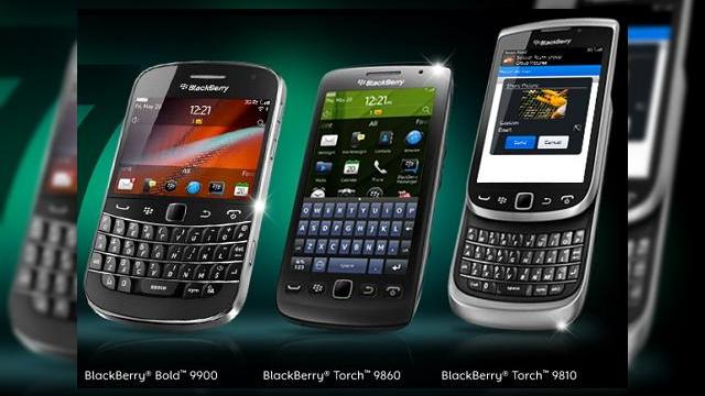 <b>Trio de BlackBerry-uri noi, anunțat oficial: BlackBerry Bold 9900, Torch 9810 și Torch 9860</b>Luni bune de scăpări, scurgeri de informații și retaileri grăbiți să posteze imagini cu viitoare modele BlackBerry ne-au fost de ajuns să ne facem o idee cu privire la modul cum vor arăta noile handseturi RIM. Compania canadiană a decis totuși...