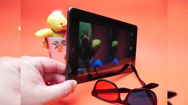 <b>Review LG Optimus Pad - prima tabletă 3D nu iese În evidență și la capitole 2D (Video)</b>Dacă LG Optimus 3D a fost un telefon mobil de calitate, ale cărui efecte 3D m-au impresionat plăcut (în ciuda oboselii provocate ochilor), ei bine aveam așteptări mari de la prima tabletă 3D din lume. Produsă tot de către LG și fiind prima...