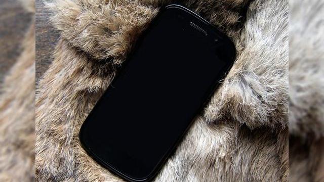 <b>Unde e quad-core-ul?! Samsung Nexus Prime Își dezvăluie primele specificații, inclusiv un ecran HD</b>Nu pot garanta că sursa acestor informații este 100% reală, dar se pare că avem la dispozitie primele specificații ale noului telefon din seria Google Nexus. Cunoscut recent și drept Samsung Nexus Prime, acest telefon va sosi cu un display AMOLED cu...
