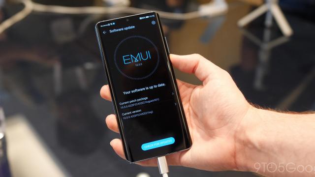 <b>EMUI 10 primeşte un hands-on: aparent un pas în faţă ca interfaţă, funcţionalitate (Video)</b>Între 9 şi 11 august Huawei a organizat conferinţa HDC 2019, acolo unde a prezentat atât nouă sa platformă, Harmony OS, cât şi EMUI 10, interfaţa custom pentru Android Q. Acum avem şi un hands on cu EMUI 10, într-o versiune mai evoluată decât cea din scăp