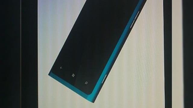 <b>Nokia 703, un N9 cu Windows Phone?</b>Cei de la wmpoweruser au primit astăzi o fotografie foarte interesantă, care la prima vedere reprezintă un telefon Nokia N9. La o privire mai atentă, depistăm câteva butoane specifice sistemului de operare Windows Phone, dar și câteva...