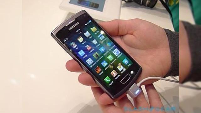 <b>IFA 2011: Samsung Wave 3 prezentat oficial, aduce bada 2.0 În actualitate (Video)</b>Astăzi la Berlin Samsung a prezentat nu doar două noi device-uri cu diagonală mare, Galaxy Note și Galaxy Tab 7.7, ci și un telefon despre care știam deja de o săptămână. Este vorba despre Samsung Wave 3, unul dintre primele modele cu Bada OS...