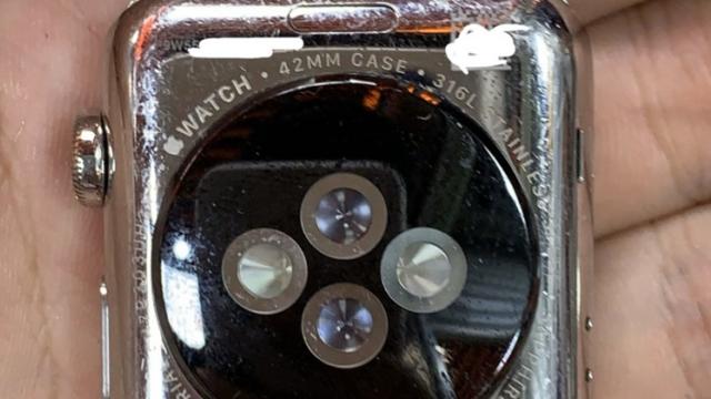 <b>Apple Watch Series 5 ar putea inaugura un senzor pentru măsurarea tensiunii arteriale (zvon)</b>Printre numeroasele leak-uri ce țin de noua generație iPhone se mai strecoară și vești despre Apple Watch Series 5, purtabil care aparent va fi prezentat alături de noile telefoane la început de septembrie