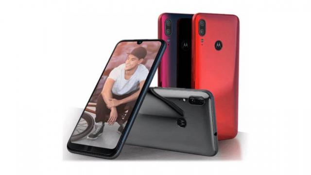 <b>Motorola Moto E6 Plus va sosi în nuanțe gradient pe vișiniu, gri și roșu; Apar randări proaspete </b>La câteva zile distanță de la apariția în fotografii hands-on iată că Motorola Moto E6 Plus se afișează și în randări cu iz oficial, materiale pe care le putem admira prin intermediul celor de la winfuture.de. Vedem aici telefonul din