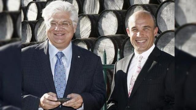 <b>Bate vântul schimbării la RIM... viitorul BlackBerry-urilor se află În balanță!</b>Lucrurile nu par a fi deloc roz pentru companiile din SUA și asta doar în interval de o lună... Ei bine în nici 30 de zile, HP a eșuat cu TouchPad și își regândește strategia, Motorola a fost cumpărată de Google, Yahoo se afla la vânzare la...