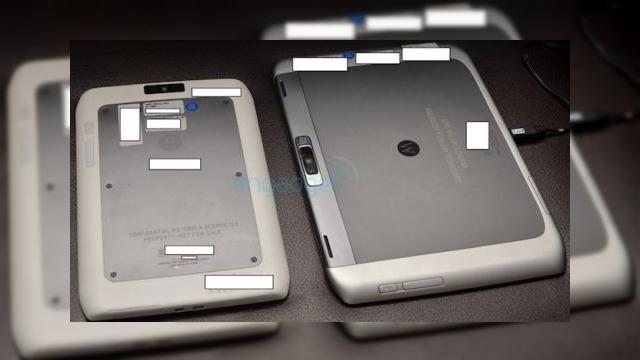 <b>Motorola Xoom 2 În dublu exemplar: o versiune de 10.1 inchi și una Media de 8.2 inchi</b>Probabil vă întrebați de ce in titlul de mai sus scrie "Media" cu litera mare... ei bine aflați că Motorola pregătește nu unul, ci 2 succesori pentru tableta Xoom. Astfel, Xoom 2 va sosi într-o variantă Ice Cream Sandwich cu ecran de 10.1 inchi...