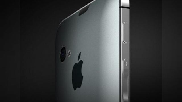 <b>iPhone 5 domină intențiile de cumpărare ale posesorilor de smartphone</b>Acum că e deja confirmată lansarea lui iPhone 5/4S marțea viitoare, pe 4 octombrie, rămâne doar să aflăm ce ne rezervă noul iPhone. Până atunci, observ că publicul este deja foarte nerăbdător să vadă handsetul și unii chiar să îl...