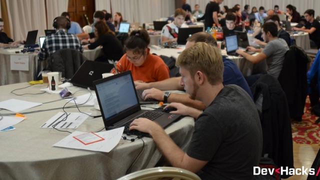 <b>DevCon și DevHacks 2019 sunt evenimentele pe care nu trebuie să le ratezi în această toamnă dacă ești pasionat de tehnologie</b>Anual avem parte de numeroase competiții de tip hackathon pe plan local, fapt ce nu poate decât să ne bucure ținând cont de ideile ce ajung a fi transformate în produse reale ulterior și de care se poate bucura întreaga lume