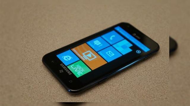 <b>Samsung Focus S și Samsung Focus Flash</b>Vorbim de telefoane noi care rulează sistemul de operare Windows Phone 7.5 sau Mango. Vor fi disponibile în SUA, în rețeaua AT&T și cu siguranță mai târziu vor poposi și pe bătrânul continent. Sunt un fel de avanpremieră pentru handseturile cu...