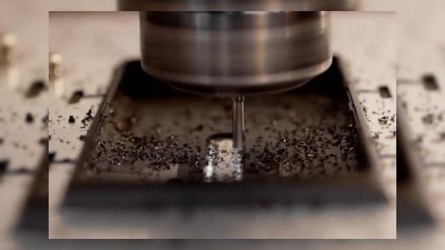 <b>Cum se fabrică un Nokia N9 - tehnologie luată la microscop (Video)</b>în ultima săptămână ați avut ocazia să aflați că Mobilissimo.ro a avut în teste un Nokia N9, rezultatul fiind recenzia detaliată de aici. Ei bine, acum a venit momentul să ne întoarcem la origini, la originile producției mai bine zis......