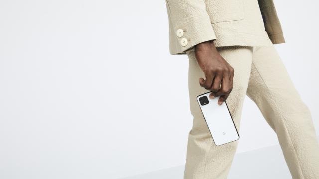 <b>Noul Google Assistant merge pe Pixel 4 doar dacă optezi pentru navigarea prin gesturi furată din iOS</b>Ca orice produs nou înconjurat de hype, Google Pixel 4 trebuie să fie gata să accepte că se trage din toate părţile spre el. Mai ales fanii Apple şi Samsung o să îl disece. Deja ne-am convins că deblocarea facială cu ochii închişi e o problemă, iar acum