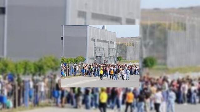 <b>Angajații Nokia Jucu vor primi compensații În urma unui program special al finlandezilor și sindicatelor romanești</b>Nokia și liderii de sindicat au anunțat ieri semnarea unui acord ce are ca scop pornirea unui program de compensare a foștilor angajați de la Jucu. Pe numele său Bridge, acest program are scopul de a răspunde necesitaților locale și de a oferi...