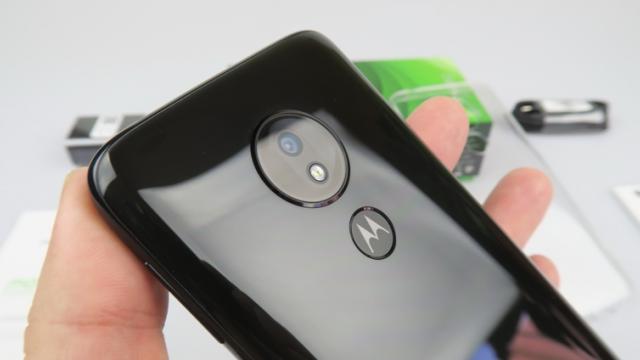 <b>Mini Turul Magazinelor #110: Galaxy A10 şi Moto G7 Power sub 600 lei, Honor 20 Pro în sfârşit listat în România</b>Azi avem o ediţie Mini a Turului Magazinelor, de această dată axată pe două telefoane ultra accesibile şi două flagship-uri. Galaxy A10 şi Moto G7 Power au coborât la un nou prag de preţ, iar Vivo are un telefon nou cu Snapdragon 855