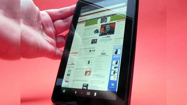 <b>Review Amazon Kindle Fire - hardware modest, experiență fluidă și potențial mare (Video)</b>Pentru că v-am obișnuit cu premierele la Mobilissimo.ro, iată și primul review românesc al tabletei Amazon Kindle Fire, oferită în teste de către PC Commerce, firmă din Timișoara. Terminalul poate fi găsit la prețul de 1099 de lei și este...
