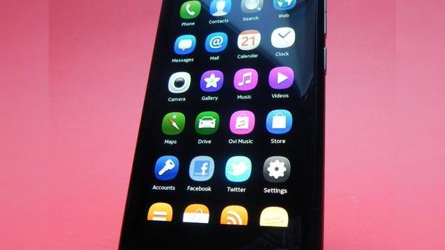 <b>Analiză: Nokia N9 la Vodafone, Orange sau la liber?</b>Observ că sunt multe persoane ce apreciază Nokia N9. L-am avut pentru o recenzie și mi-a plăcut, dar nu atât de mult încât să-l pun pe o eventuală listă de achiziție în viitorul apropiat. Punctează serios la design, dar și Lumia 800 este...