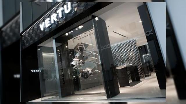 <b>Nokia vinde Vertu, strânge cureaua pentru proliferarea smartphone-urilor</b>Nokia ia în calcul vânzarea filialei de lux Vertu, aparent pentru a putea continua să finanțeze producția de smartphone-uri. Informația vine de la surse din cadrul companiei, citate de către Financial Times, deci povestea este destul de veridică....