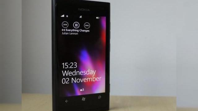 <b>Microsoft va cumpăra Nokia În prima jumătate a lui 2012, conform Danske Bank</b>Zvonurile despre posibila achiziție a Nokia de către Microsoft datează de ceva vreme și iată că acum revin în actualitate, de această dată cu cei de la Danske Bank drept sursă. Ei prezic că unitatea care dezvoltă telefoane mobile a celor de la...
