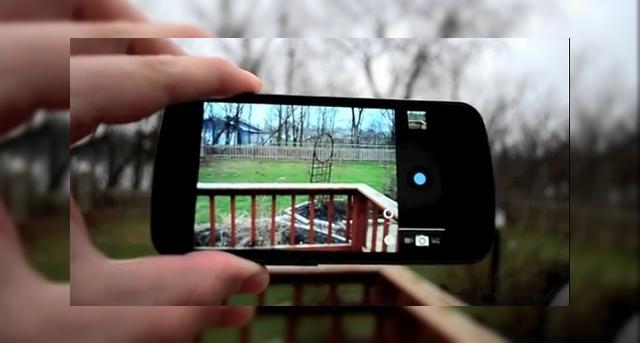 <b>Samsung Galaxy Nexus permite fotografierea În timpul capturii video, funcție unică pe acest device?</b>Pe lângă funcțiile standard ale lui Samsung Galaxy Nexus, cele pe care vi le-am prezentat în recenzia noastră detaliată se pare că mai găsim câteva aspecte foarte interesante în funcționarea acestui device. Spre exemplu, băieții de la...
