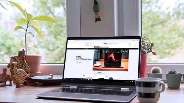 <b>XIDU PhilBook Mak este un laptop 2 în 1 cu preţ accesibil, 8 GB RAM, SSD</b>Am început să ne familiarizăm în ultima vreme cu un nou brand din China, XIDU. Ei ne propun tablete 2 în 1, care pot înlocui uşor laptopuri, dar şi laptopuri convertibile. Un astfel de produs este şi acest XIDU PhilBook Max, care primeşte deja câteva..