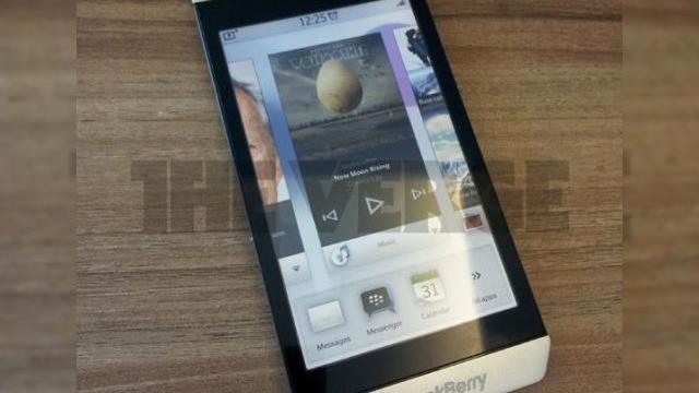 <b>RIM va prezenta BlackBerry 10 la MWC din februarie 2012</b>RIM se află într-un an 2012 ce se va dovedi decisiv. Telefoanele BlackBerry nu mai sunt pe val ca în urmă cu 2 - 3 ani de zile și dacă noul lor sistem de operare mobil și terminalele ce-l vor rula nu se vor dovedi inovative și atrăgătoare, s-ar...
