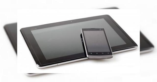 <b>ASUS PadFone vine la MWC 2012! Confirmat oficial și gata pentru hands-on-ul nostru (Video)</b>După cum probabil știți deja Mobilissimo.ro va fi prezent la Mobile World Congress 2012 luna viitoare în Barcelona și am aflat deja câteva dintre terminalele pe care vi le vom prezenta din Spania. Printre acestea se va număra și ASUS PadFone, acel...