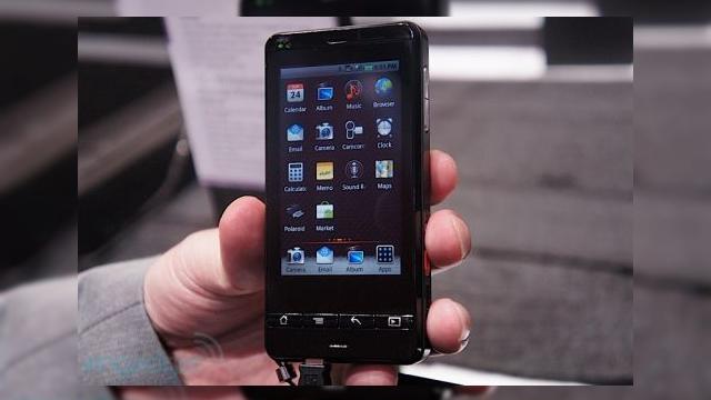 <b>CES 2012: Telefonul Kodak Polaroid de 16 megapixeli, vine cu zoom optic și Android</b>Camerele de 16 megapixeli se pare că sunt la modă la CES 2012, de vreme ce HTC tocmai a lansat handsetul Titan II cu un astfel de senzor, iar acum vine și un model Android cu o dotare similară. Intrăm totuși într-o cu totul altă categoria aici,...