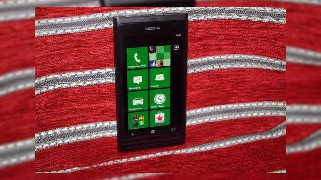 <b>Morgan Stanley: Nokia va vinde 37 de milioane de telefoane Windows Phone În 2012</b>Nu știu pe ce se bazează această estimare făcută de casa de analiză Morgan Stanley. Știu că până acum s-au lansat trei telefoane Nokia cu Windows Phone 7.5 Mango: Nokia Lumia 800, Lumia 710 și Lumia 900 care pentru început va debuta doar în...