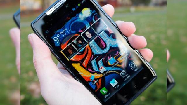 <b>Apple pierde din nou În sala de judecată! De data aceasta În fața Motorola</b>Nu cu mult timp în urma Apple și-a întregit pleiada de plângeri contra rivalilor săi cu un proces intentat împotriva celor de la Motorola. Ei bine, acest demers înaintat la ITC (International Trade Commission) s-a soldat cu un eșec, iar gigantul...