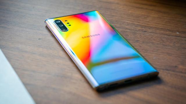<b>Telefoanele Samsung prinse cu spyware chinez la interior; Cum s-a întâmplat asta?</b>În general auzim de probleme cu telefoane din China afectate de spyware, dar de această dată e vorba despre modele Samsung. E drept... spyware-ul e tot chinez. O postare recentă de pe Reddit indică faptul că