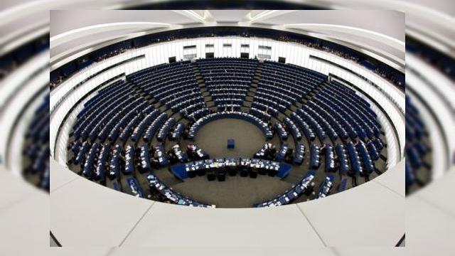 <b>România și alte țări membre UE semnează noua SOPA, ACTA; Adio piraterie?!</b>După protestele împotriva SOPA, picaje de site-uri și teorii ale conspirației, acum vine ACTA să dea coșmaruri utilizatorilor de torente și hackerilor. ACTA (Anti Counterfeiting Trade Agreement) est un tratat semnat de România și de toate...
